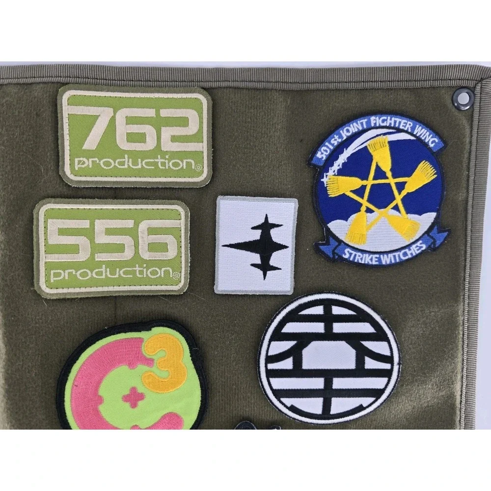 26 Lot AWESOME Hook And Loop Patches! W/ Patch Board - Anime,‎ 765, Army, Cat